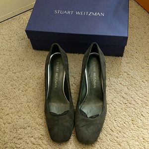 Stuart Weitzman mid heel in Dark grey Suede